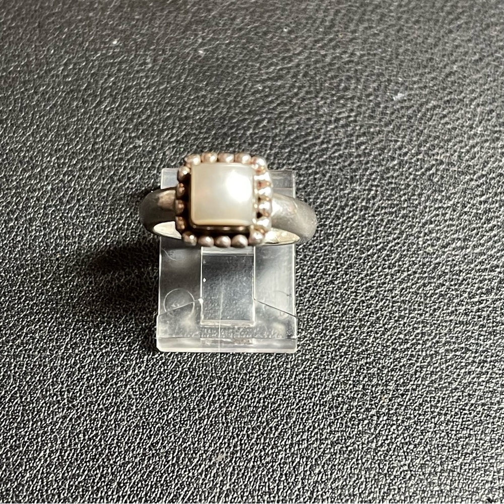 Silpada Sterling Silver Button Frame R1617 Mother Of Pearl Band Ring 925 Sz: 5